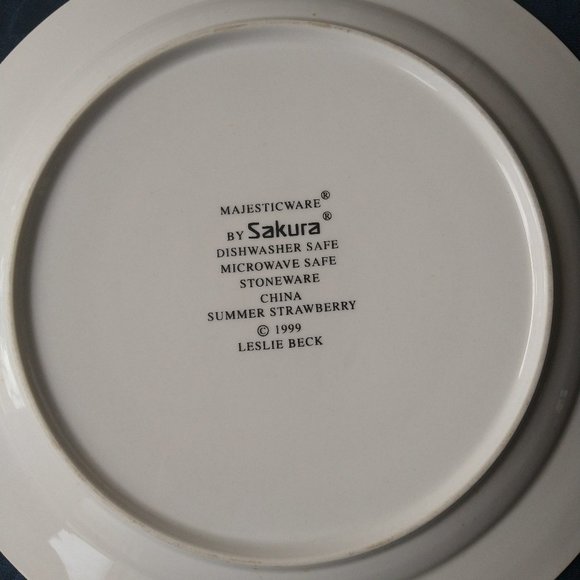 PLATE Majesticware Stoneware Sakura Dinner Summer Strawberry 1999 Beck Large - Picture 3 of 3